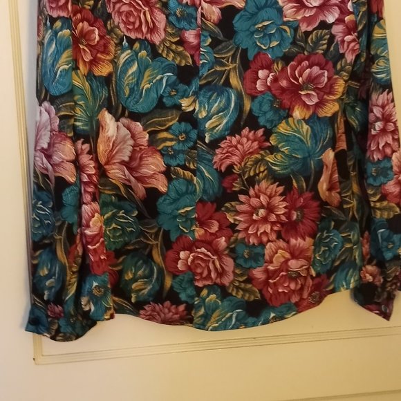 Woman's Blouse from Pyke Limited size 14 - Picture 2 of 2